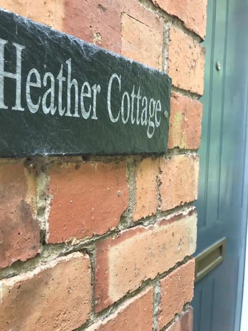 Cosy Heather Cottage Ashbourne  Esterno foto